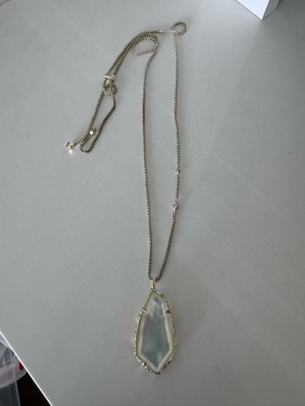 Kendra Scott mother of pearl long adjustable necklace
